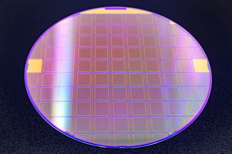  Indium Phosphide: Unsemiconducteur III-V pour des applications optoélectroniques révolutionnaires!